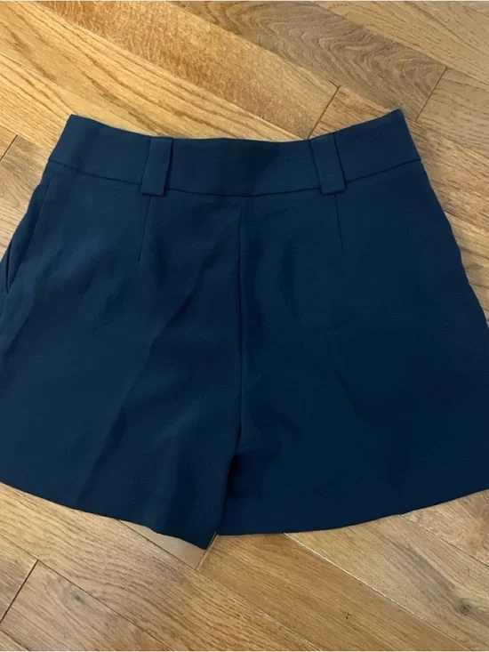 H&M Navy Tailored Shorts High Waist Pleated Chic Minimal Preppy Resort Size 10 - Picture 9 of 11
